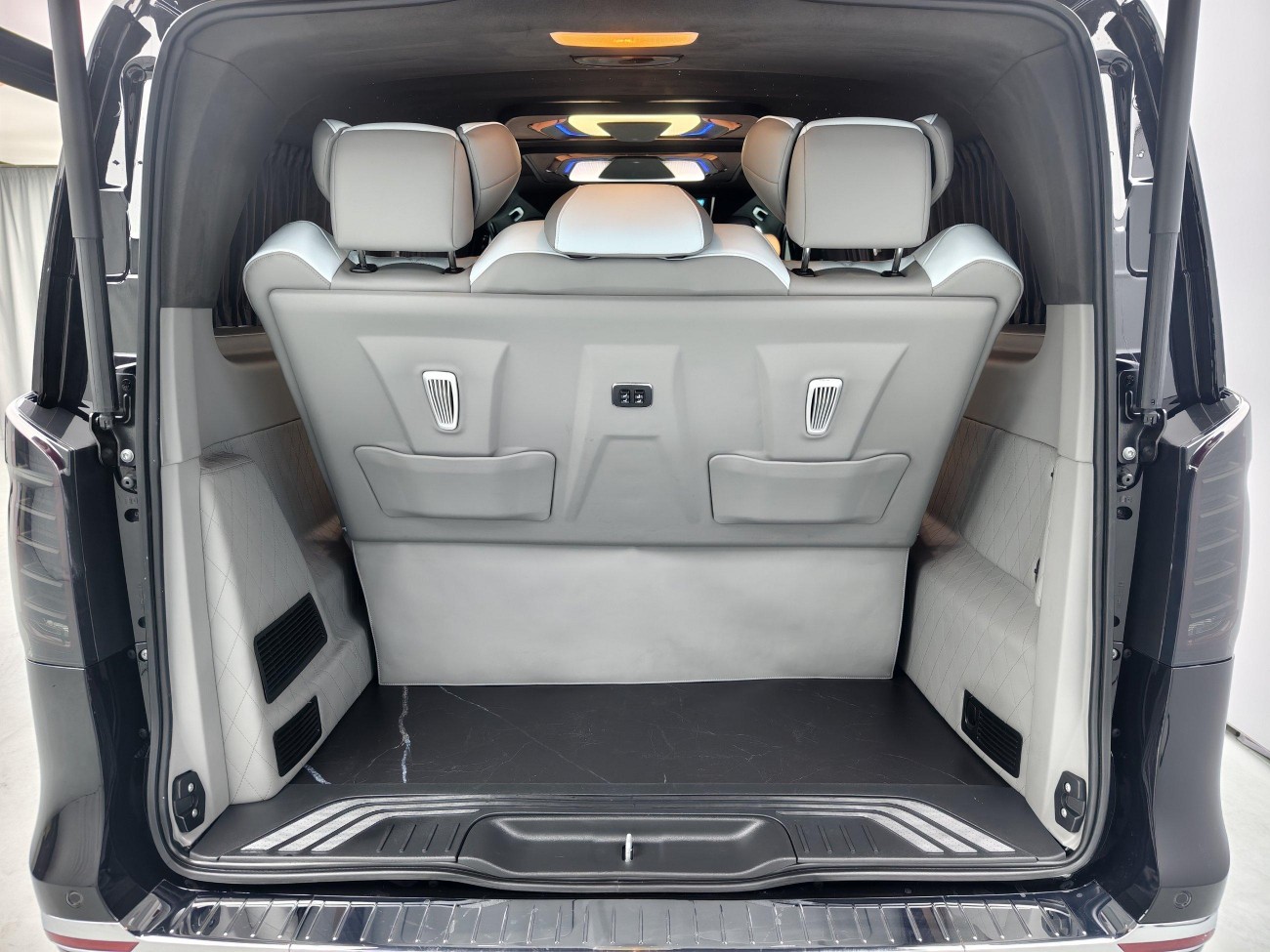 Mercedes-Benz 2023 2024