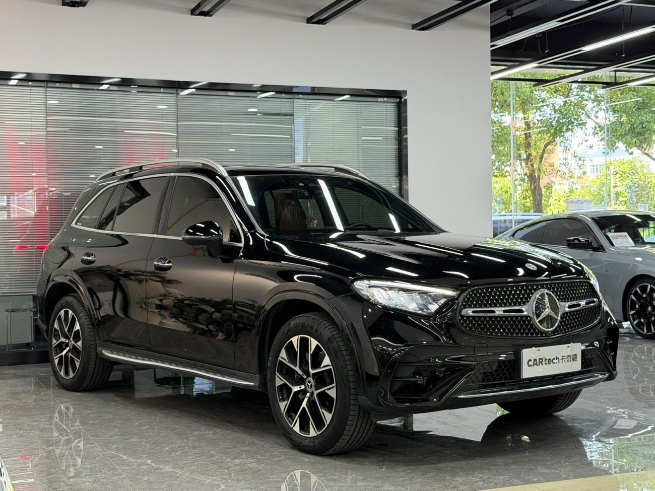 Mercedes-Benz GLC 260 L 2024