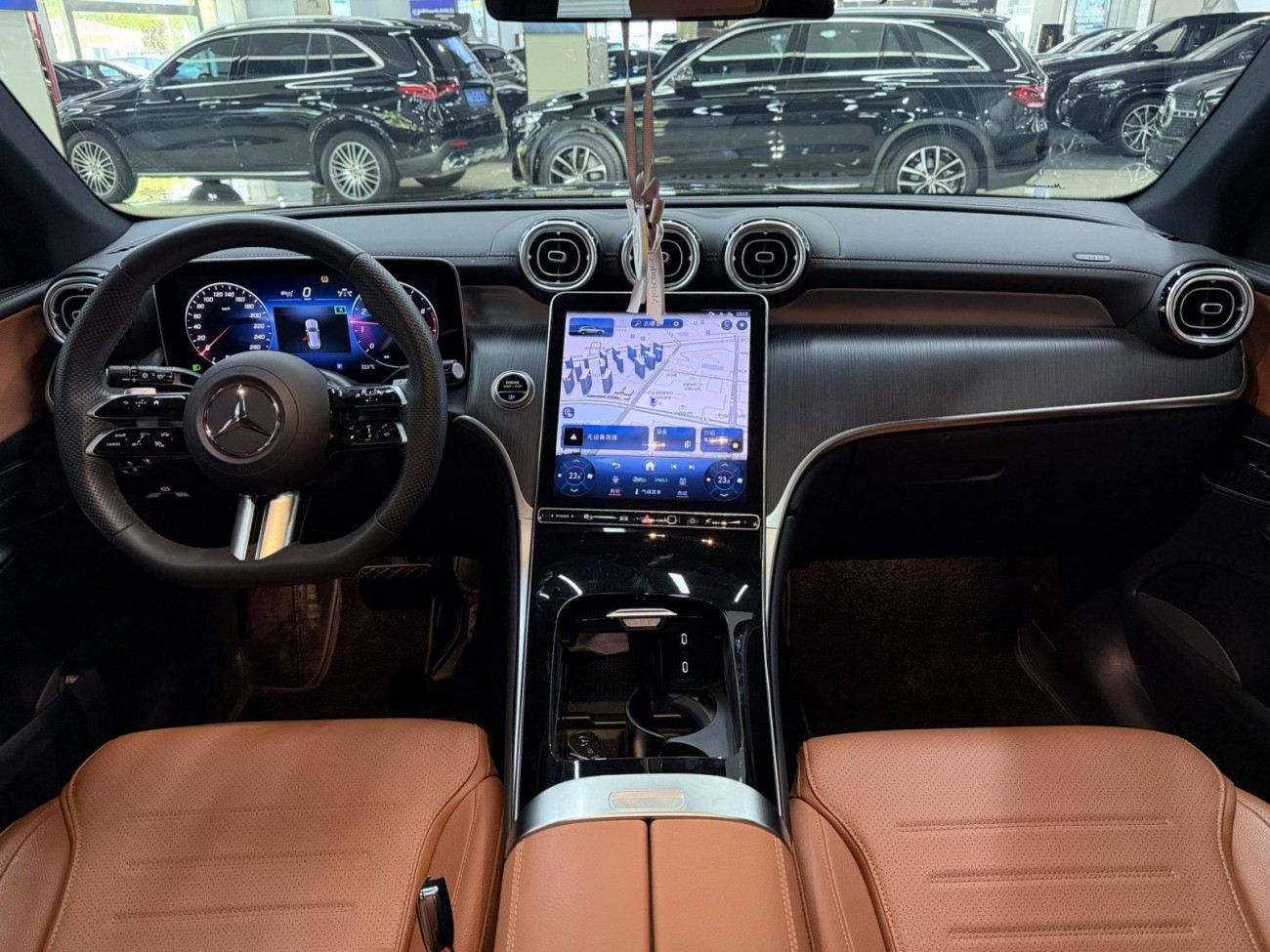 Mercedes-Benz GLC 260 L 2024