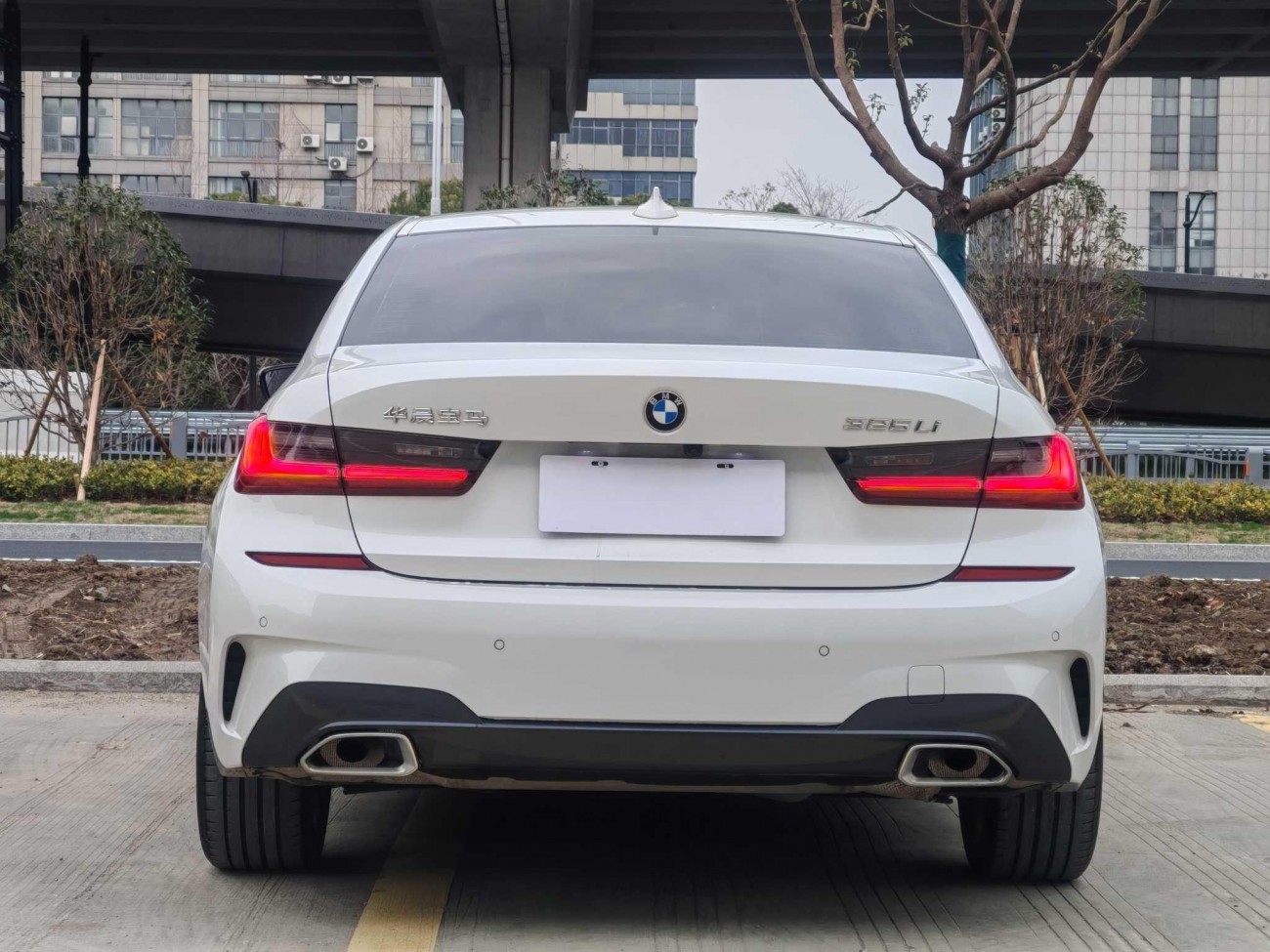 BMW 325Li 2021