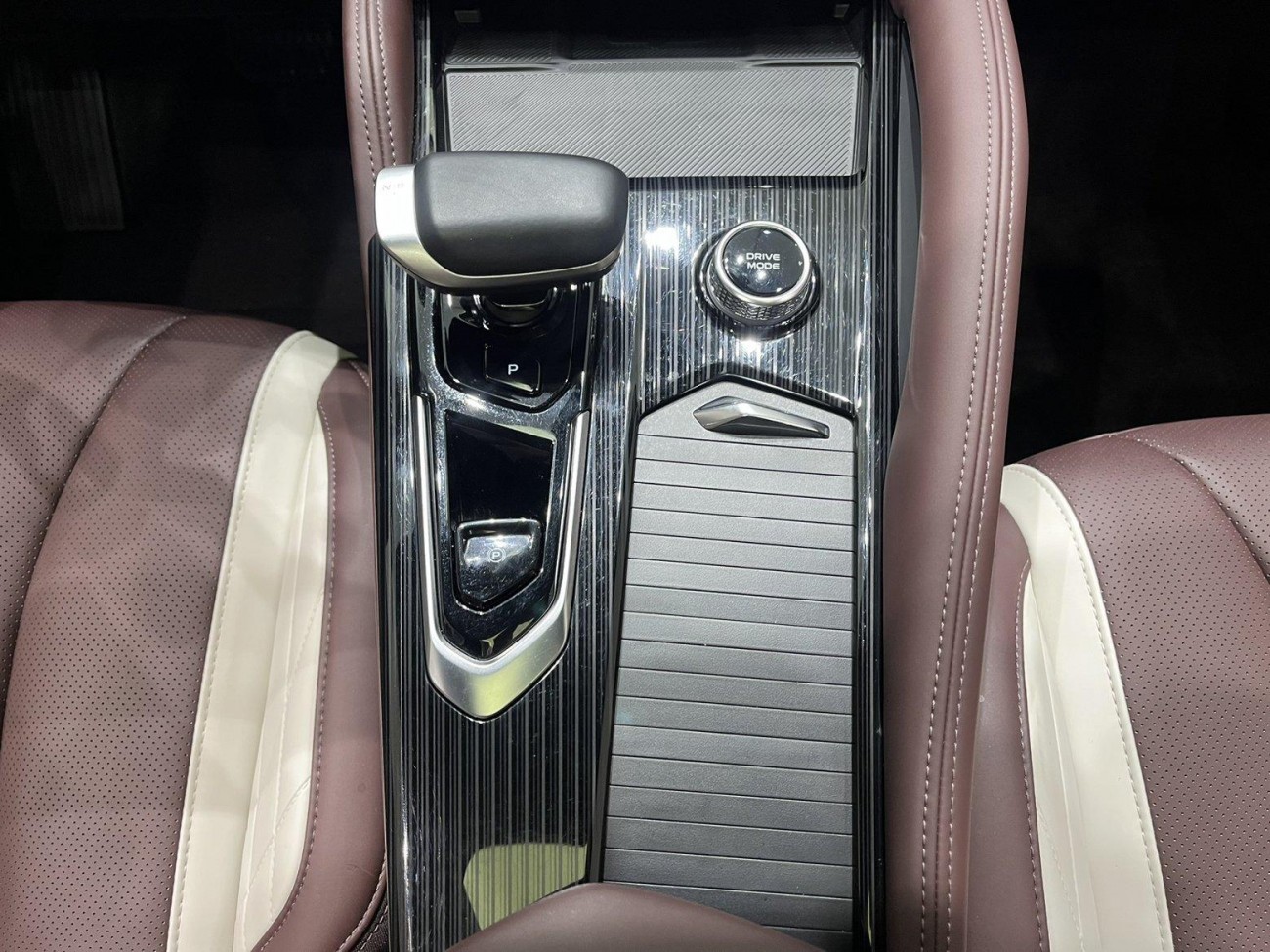 Geely Xingyue L 2024