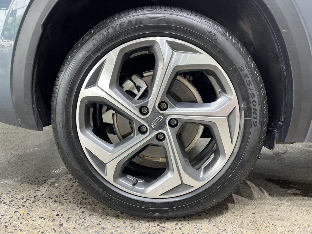 Geely Xingyue L 2024