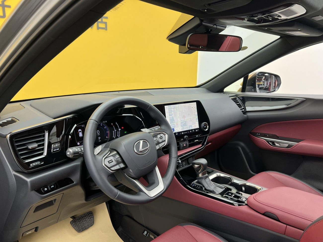 Lexus NX 200 2025
