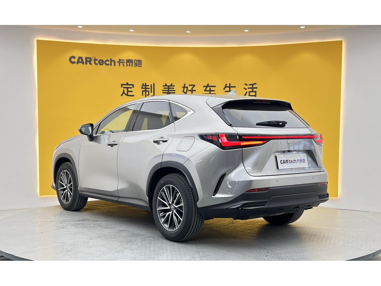 Lexus NX 200 2025