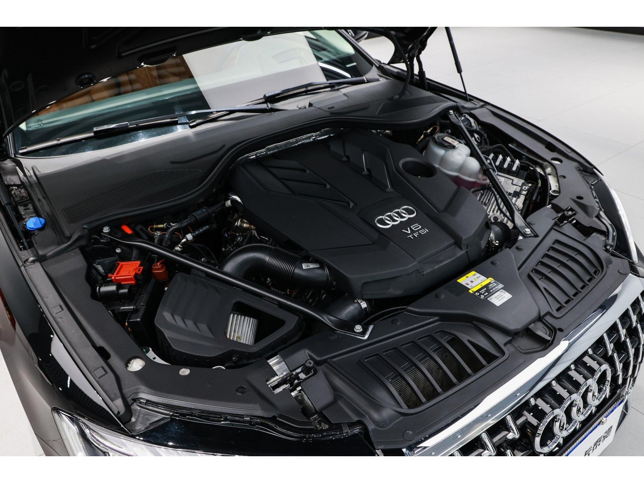 Audi A8L 55 TFSI 2024