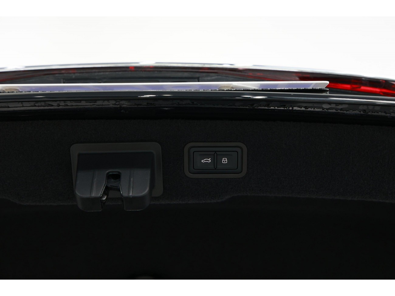 Audi A8L 55 TFSI 2024