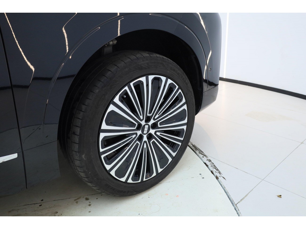 Geely Galaxy M9 2025