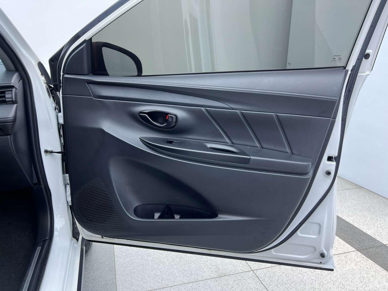 Toyota YARiS L 2022