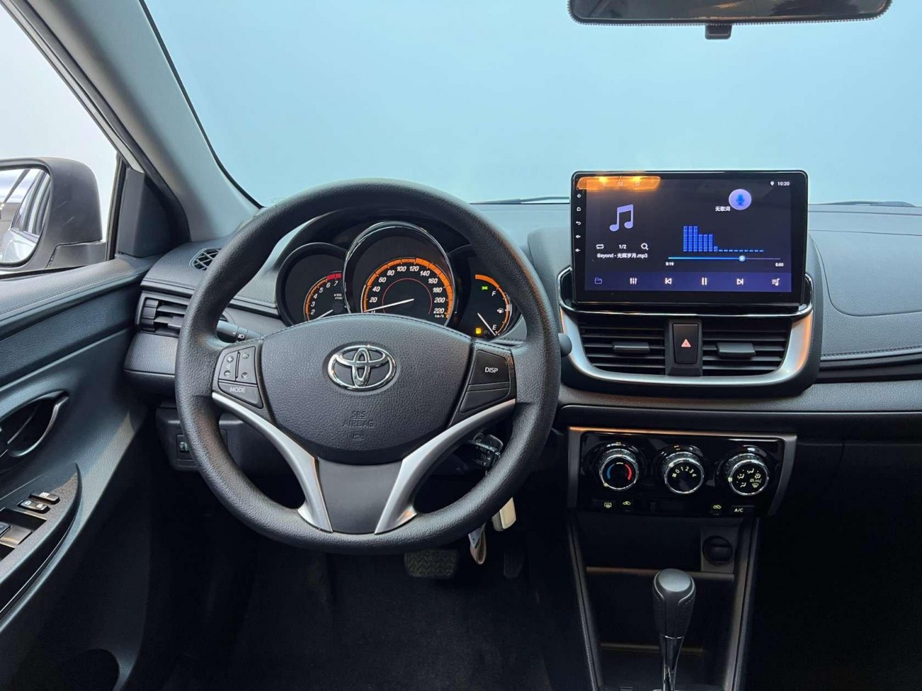 Toyota YARiS L 2022