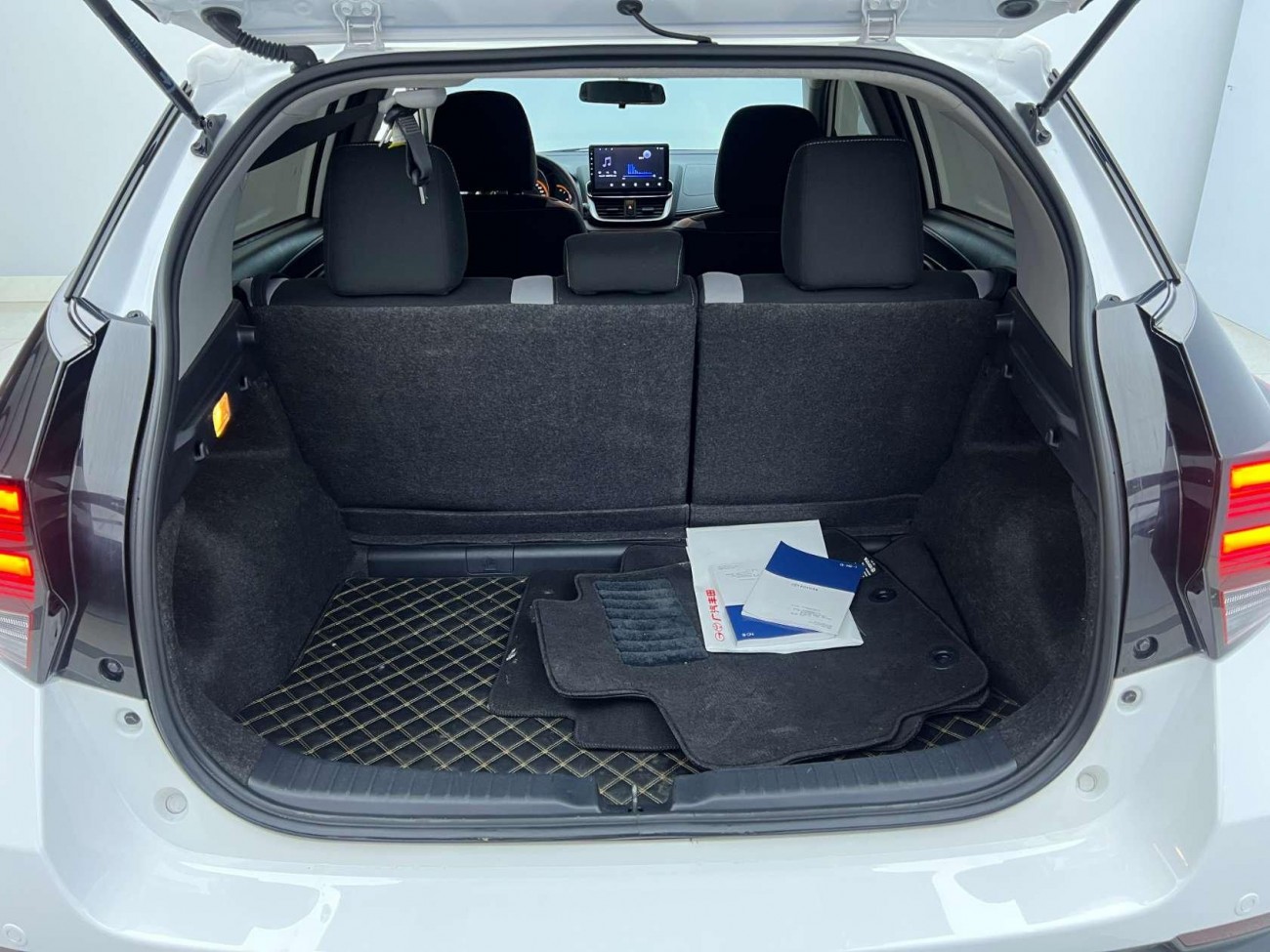 Toyota YARiS L 2022