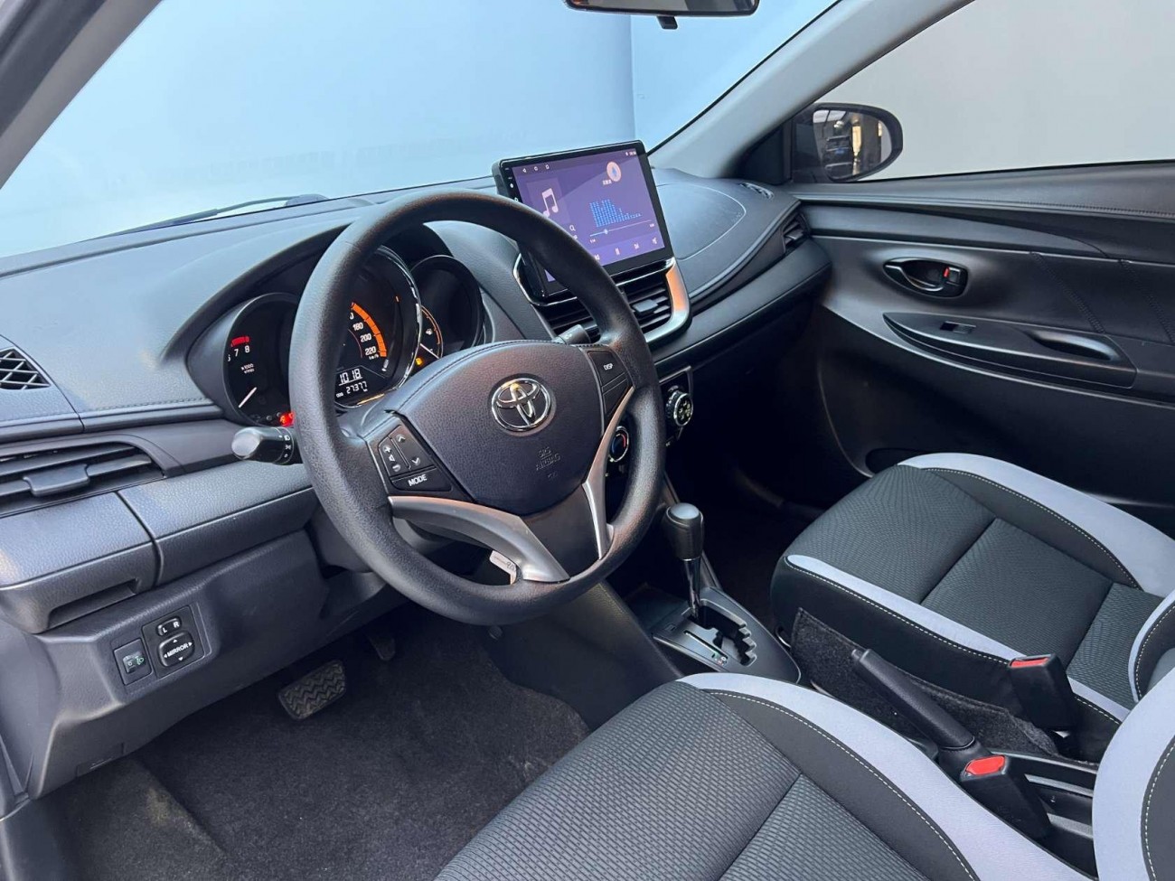 Toyota YARiS L 2022