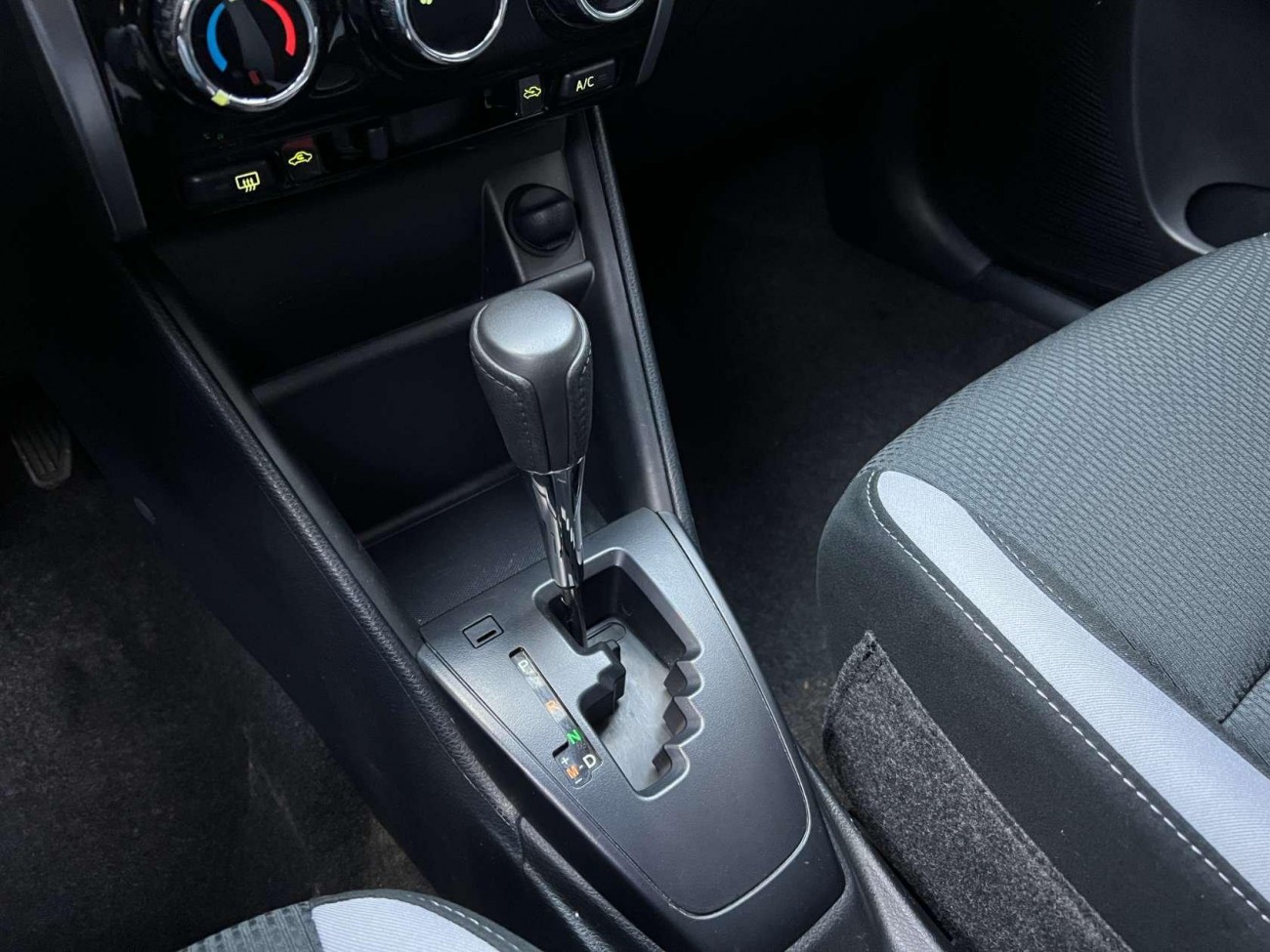 Toyota YARiS L 2022
