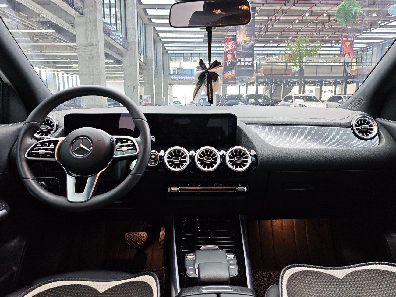 Mercedes-Benz GLA 200 2023