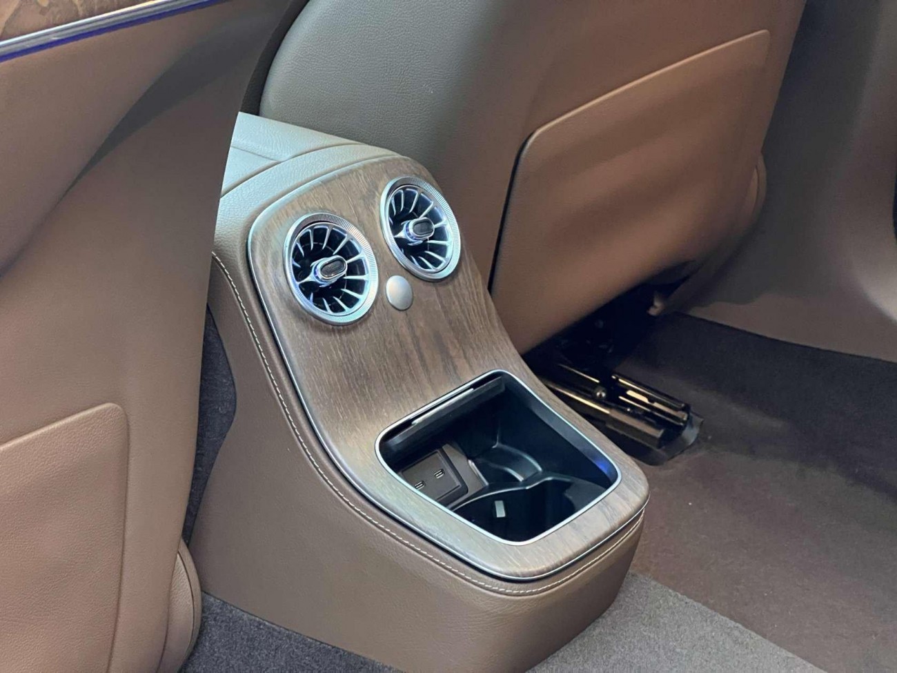 Mercedes-Benz E 260 L 2023