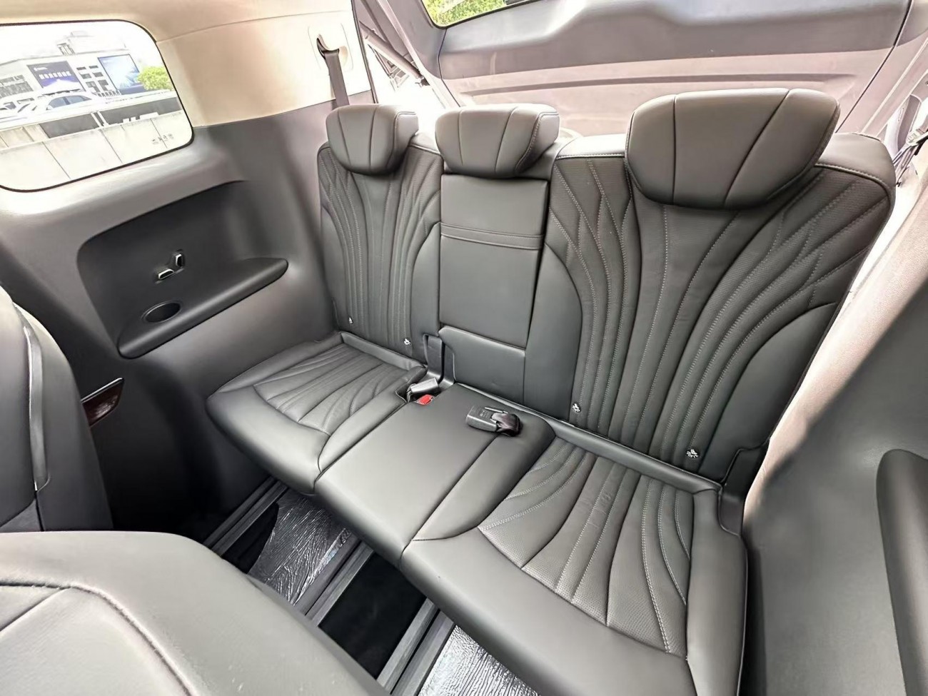 Hongqi HQ9 2023