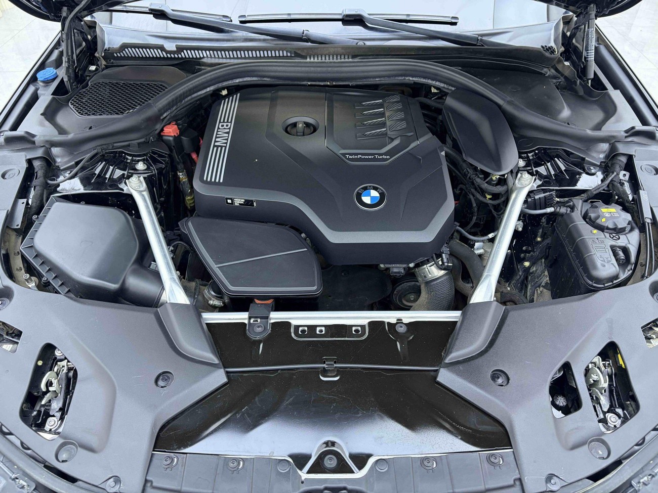BMW 525Li 2021