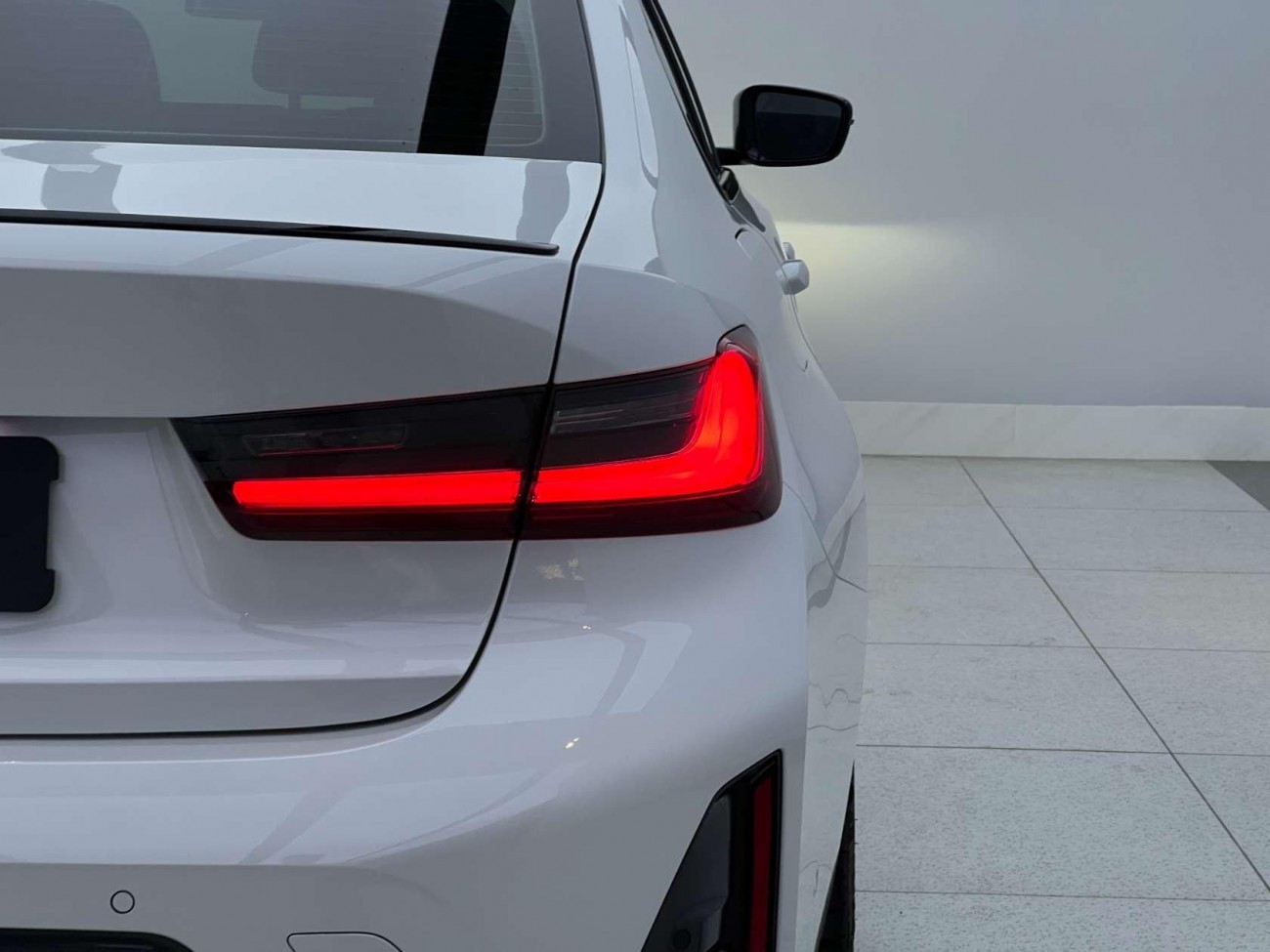 BMW 325Li 2023