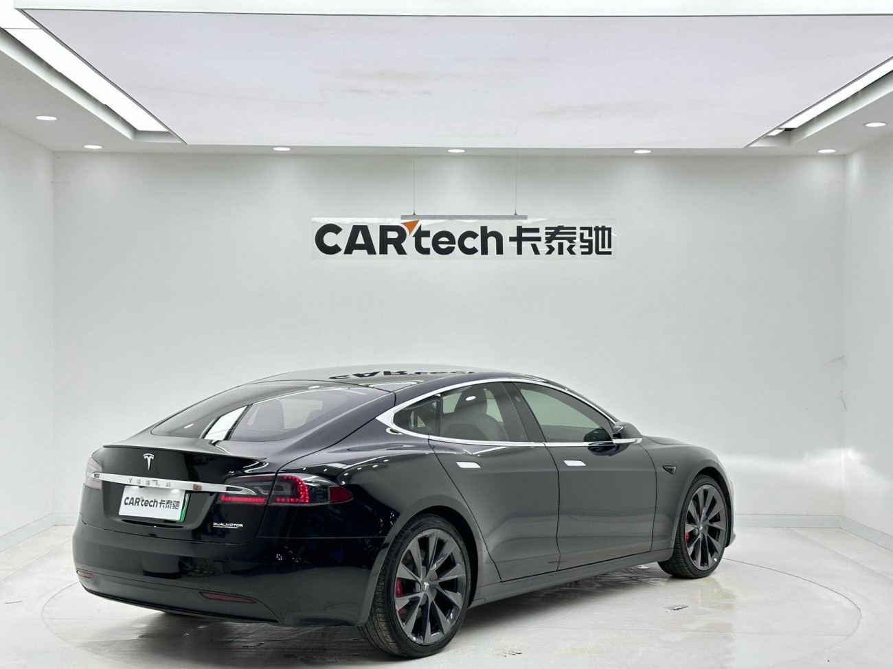 Tesla Model S 2020