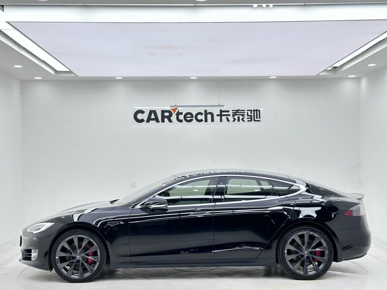 Tesla Model S 2020