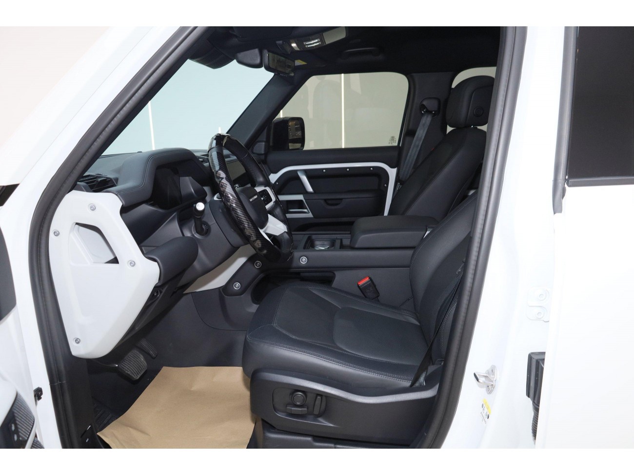 Land Rover Defender 2024