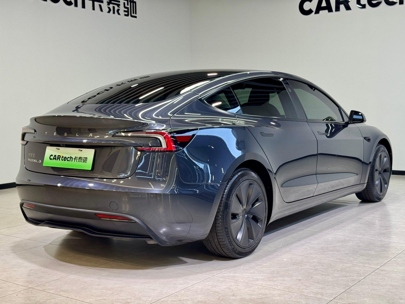 Tesla Model 3 2024