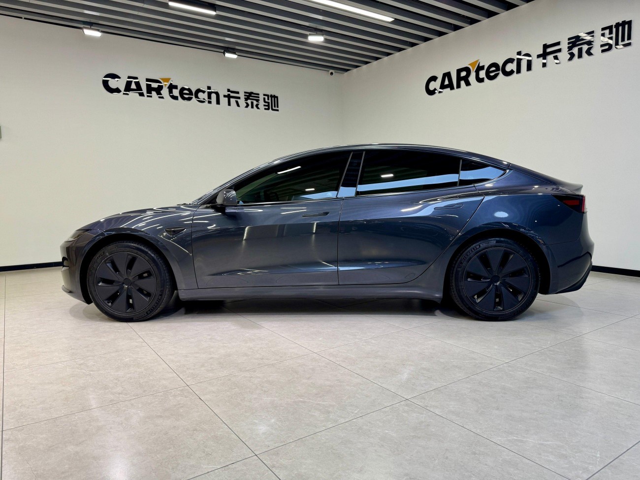 Tesla Model 3 2024