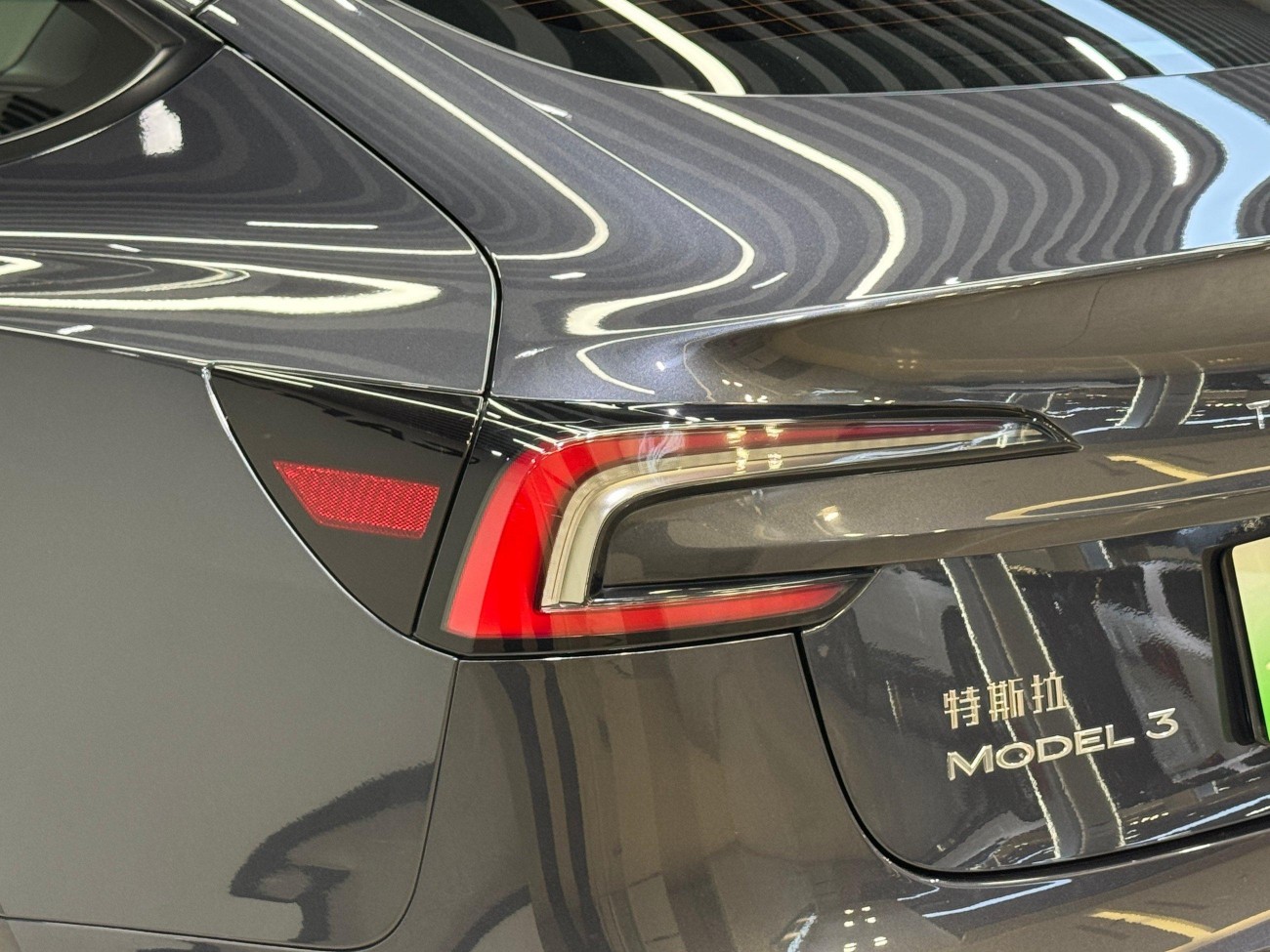 Tesla Model 3 2024