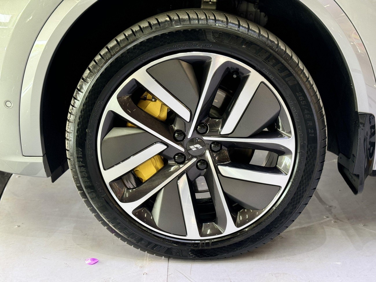 Li Auto L8 2024