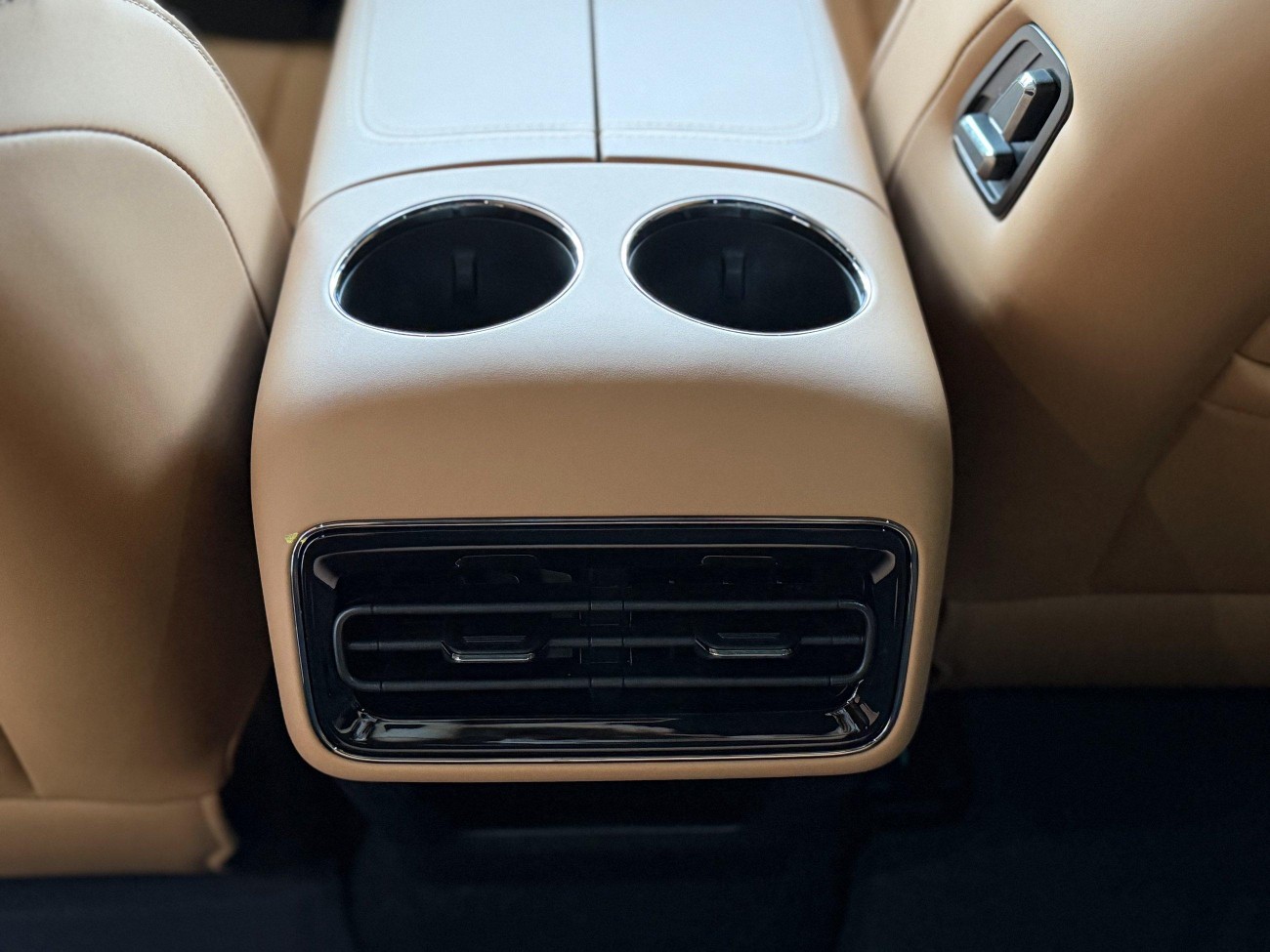 Geely Galaxy 8 2025