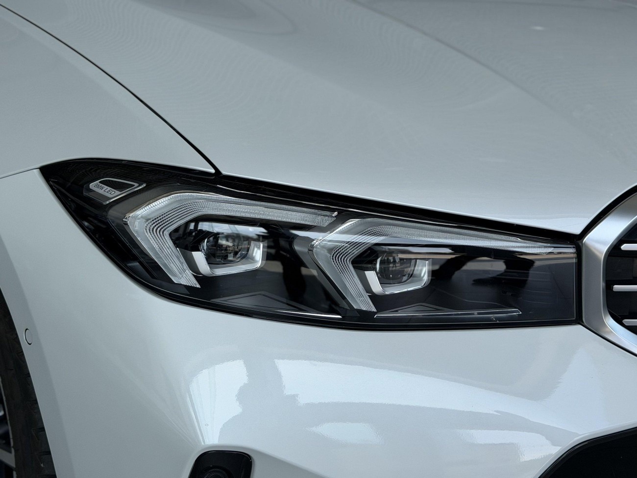 BMW 325Li 2023