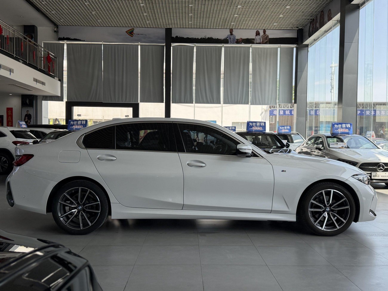 BMW 325Li 2023