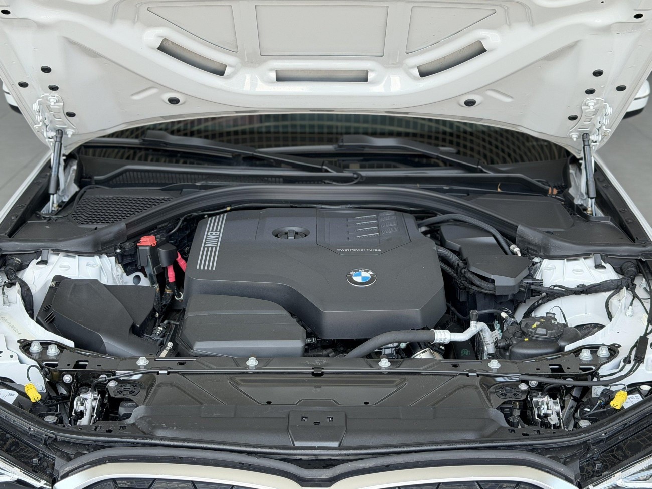 BMW 325Li 2023