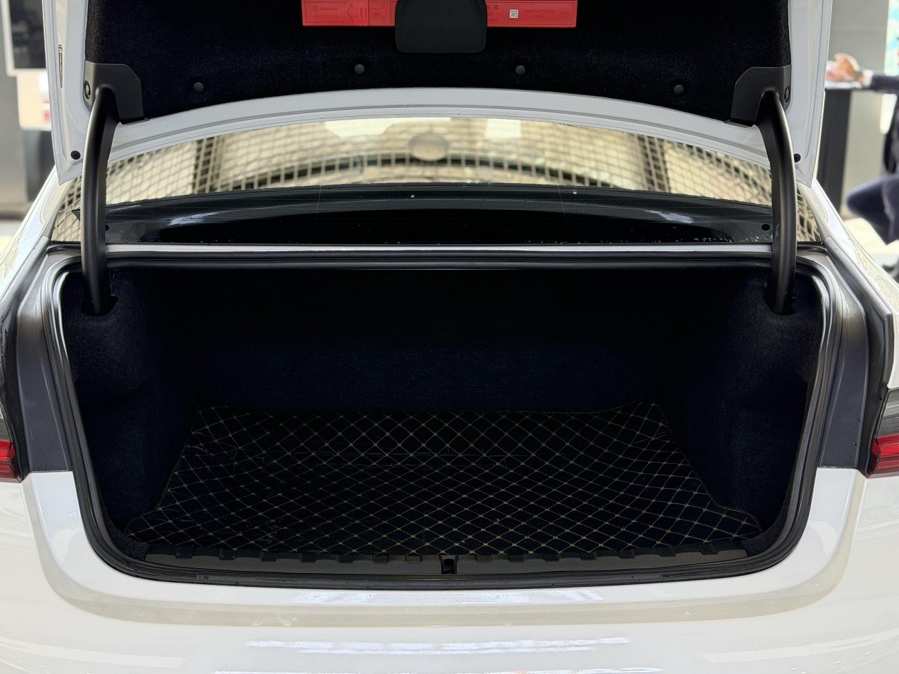 BMW 325Li 2023