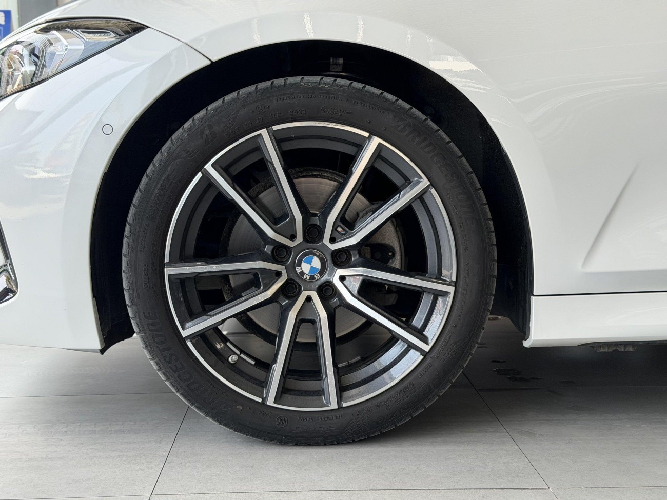BMW 325Li 2023