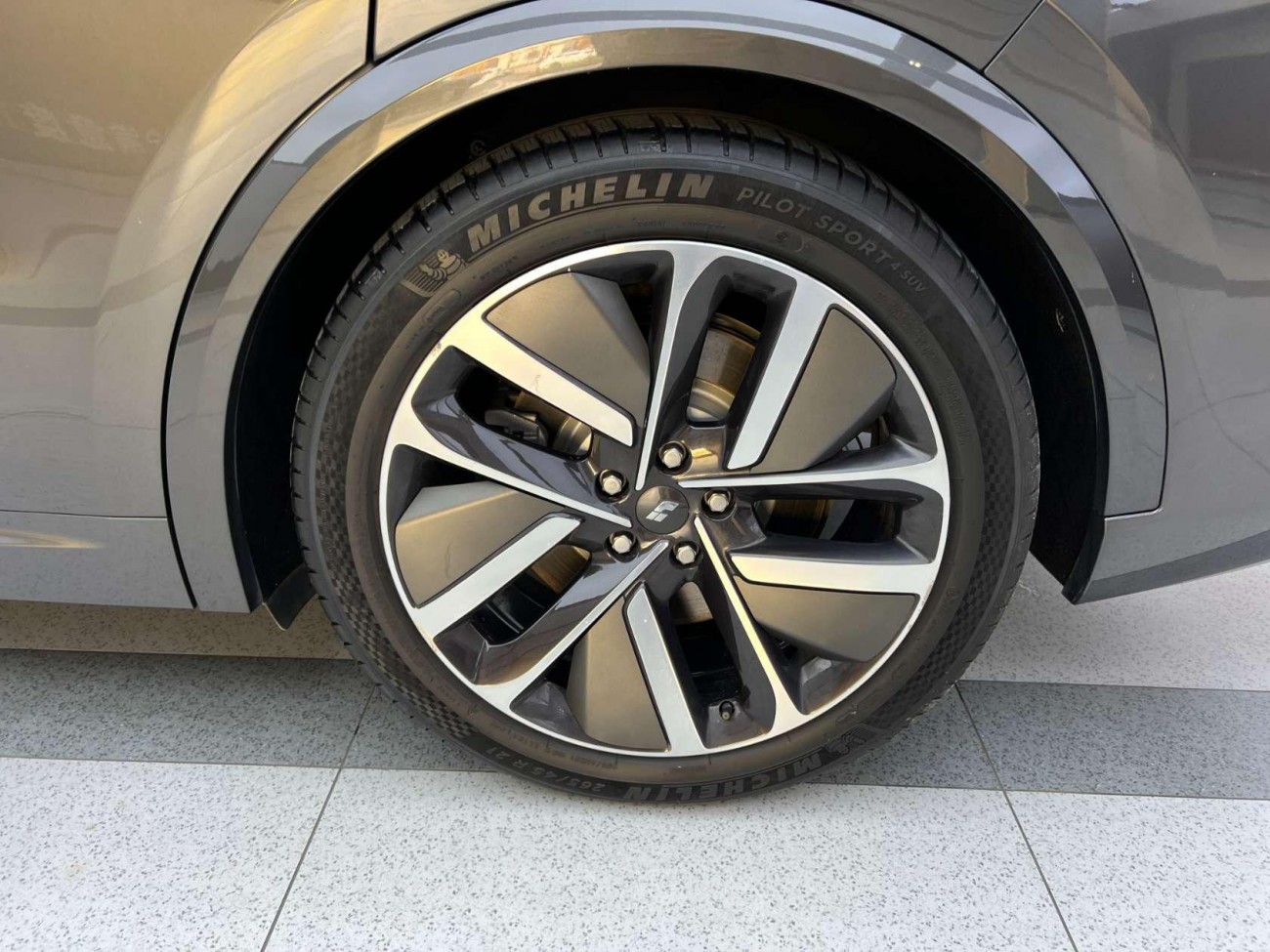Li Auto L9 2024