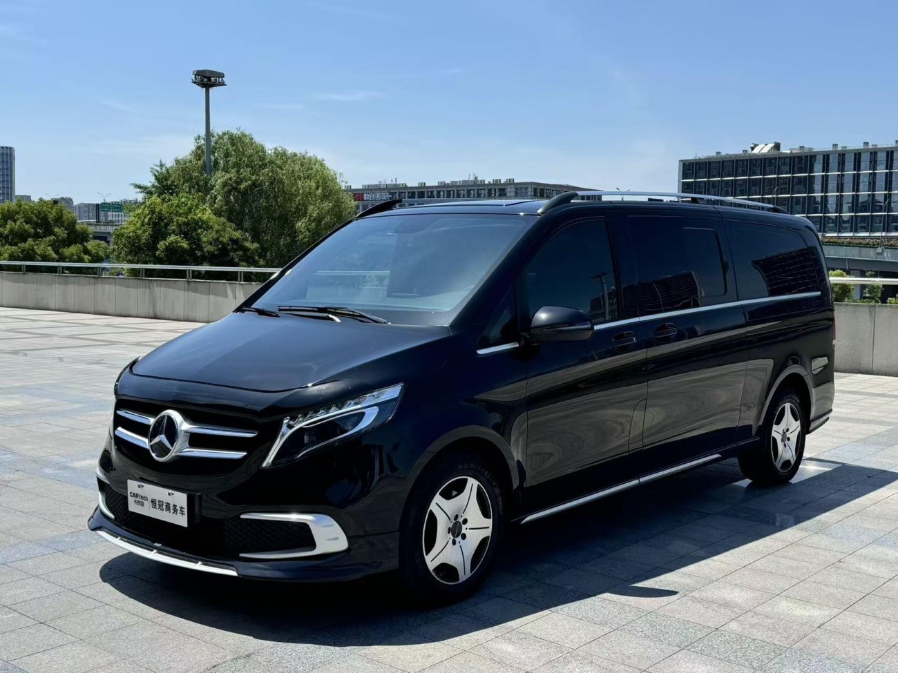 Mercedes-Benz V 2023