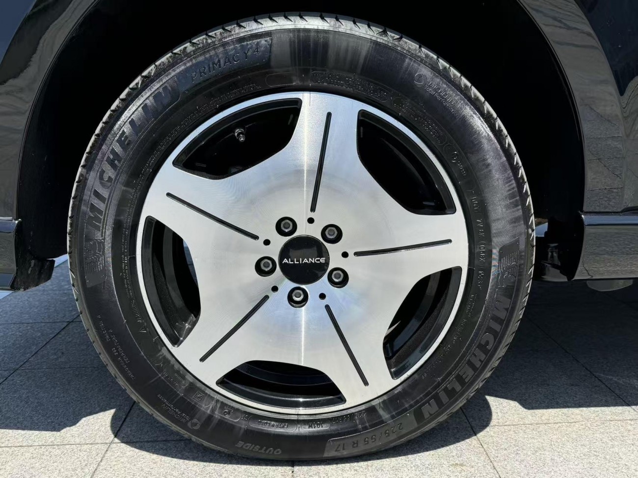 Mercedes-Benz V 2023