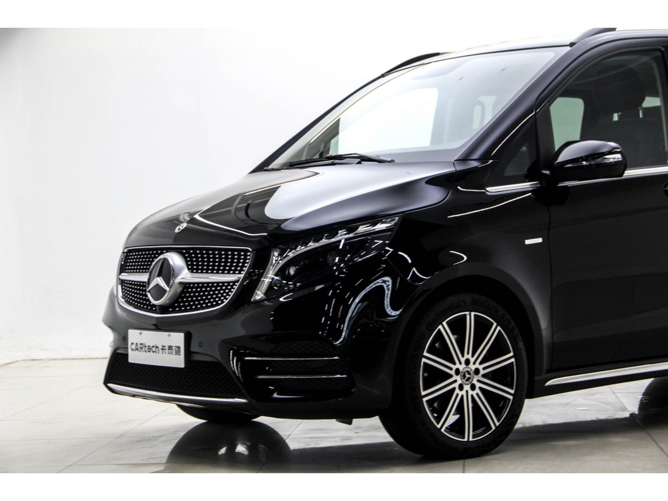 Mercedes-Benz V 2023