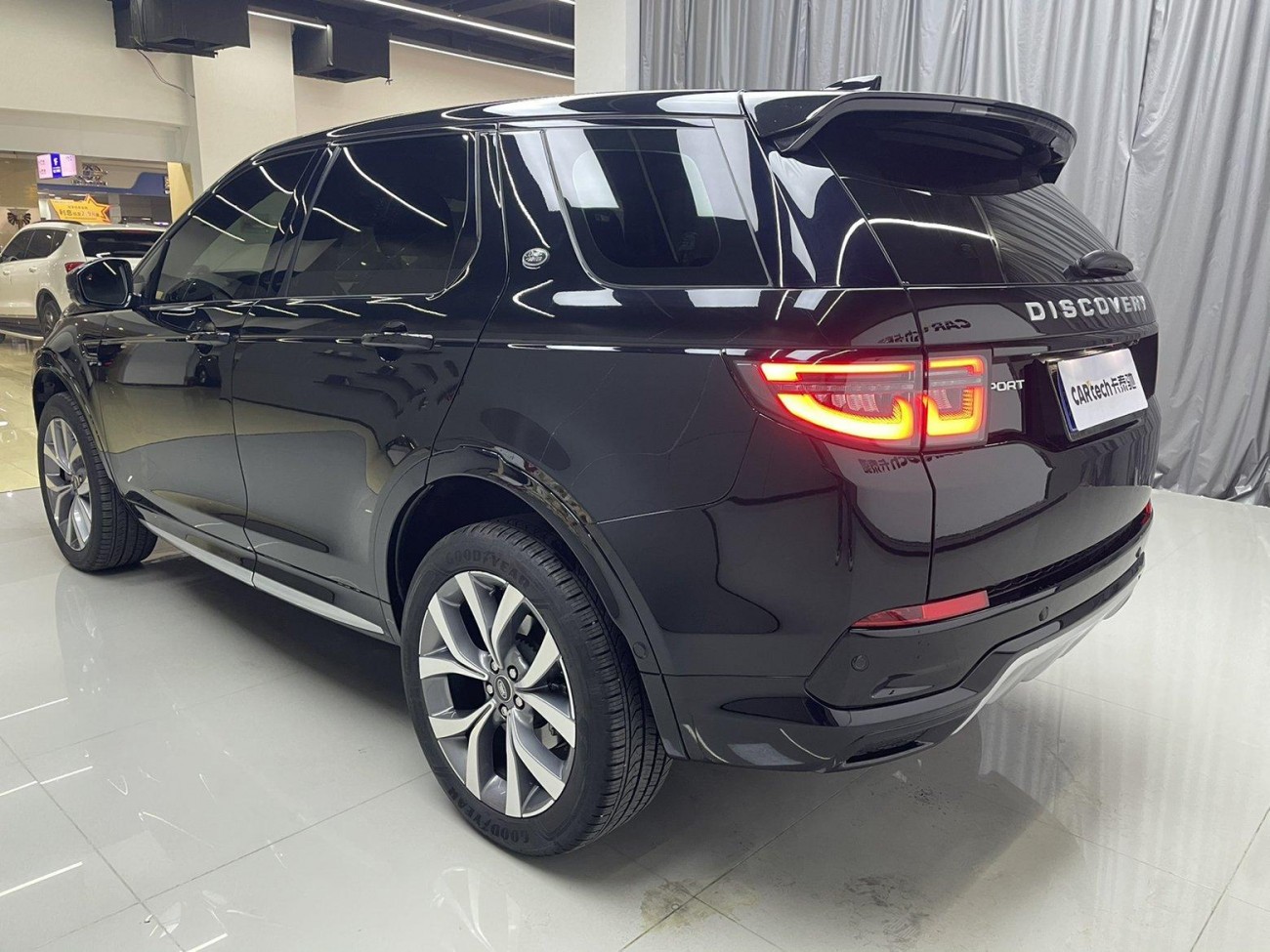 Land Rover Discovery Sport 2024