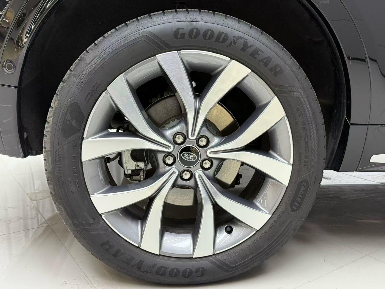 Land Rover Discovery Sport 2024