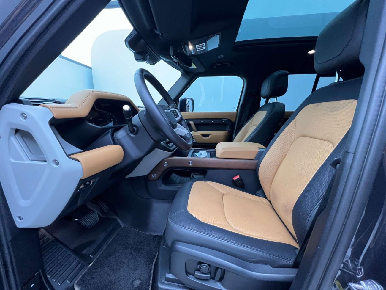 Land Rover Defender 2024