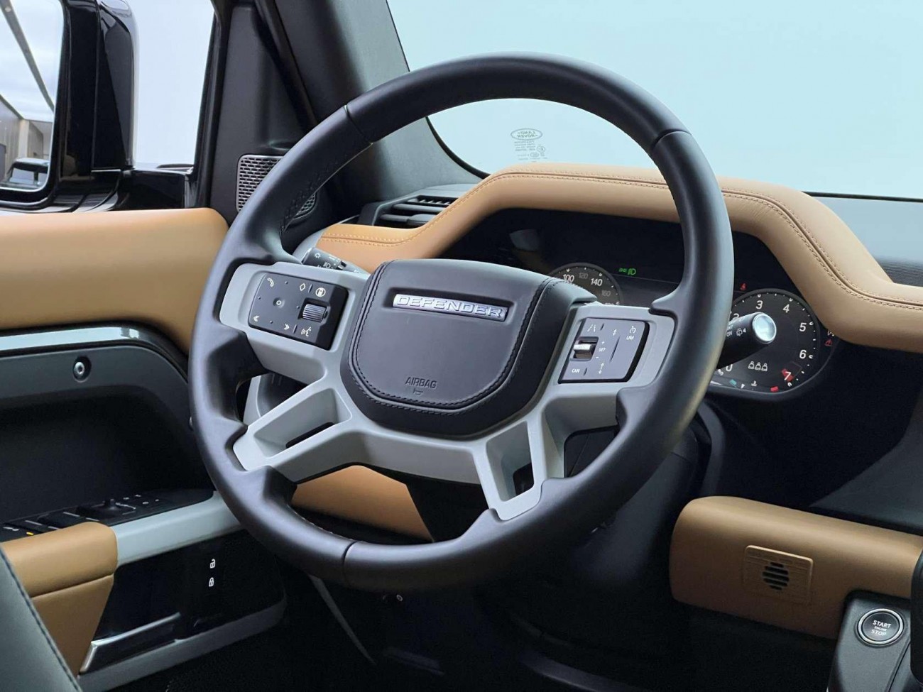 Land Rover Defender 2024