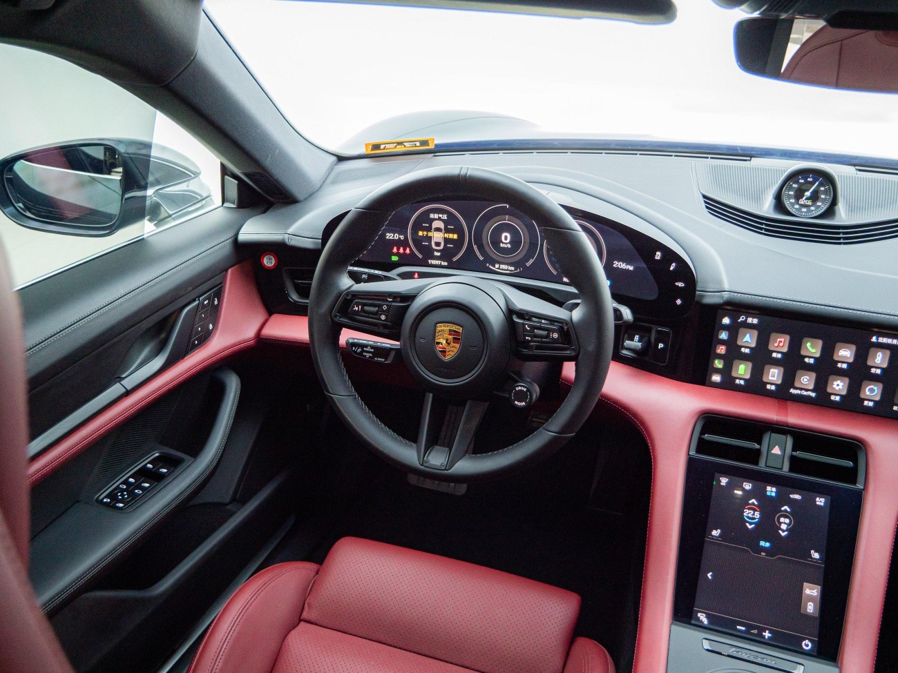 Porsche Taycan 2022