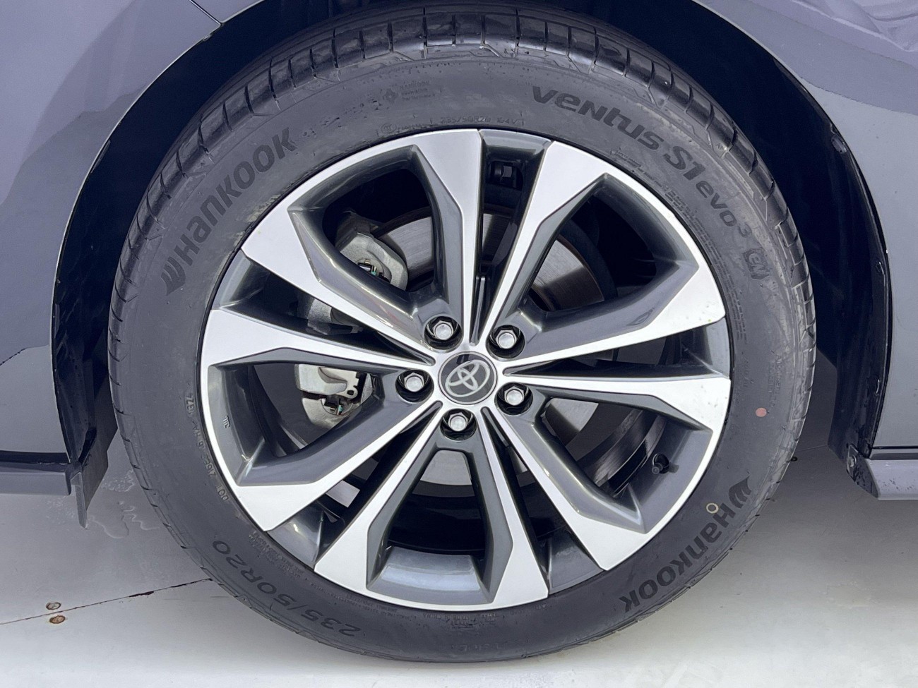 Toyota Granvia 2024