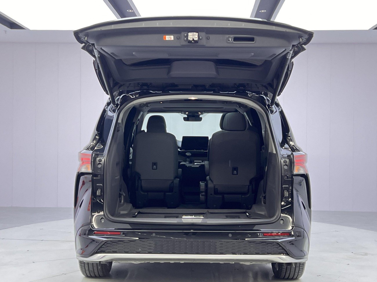 Toyota Granvia 2024