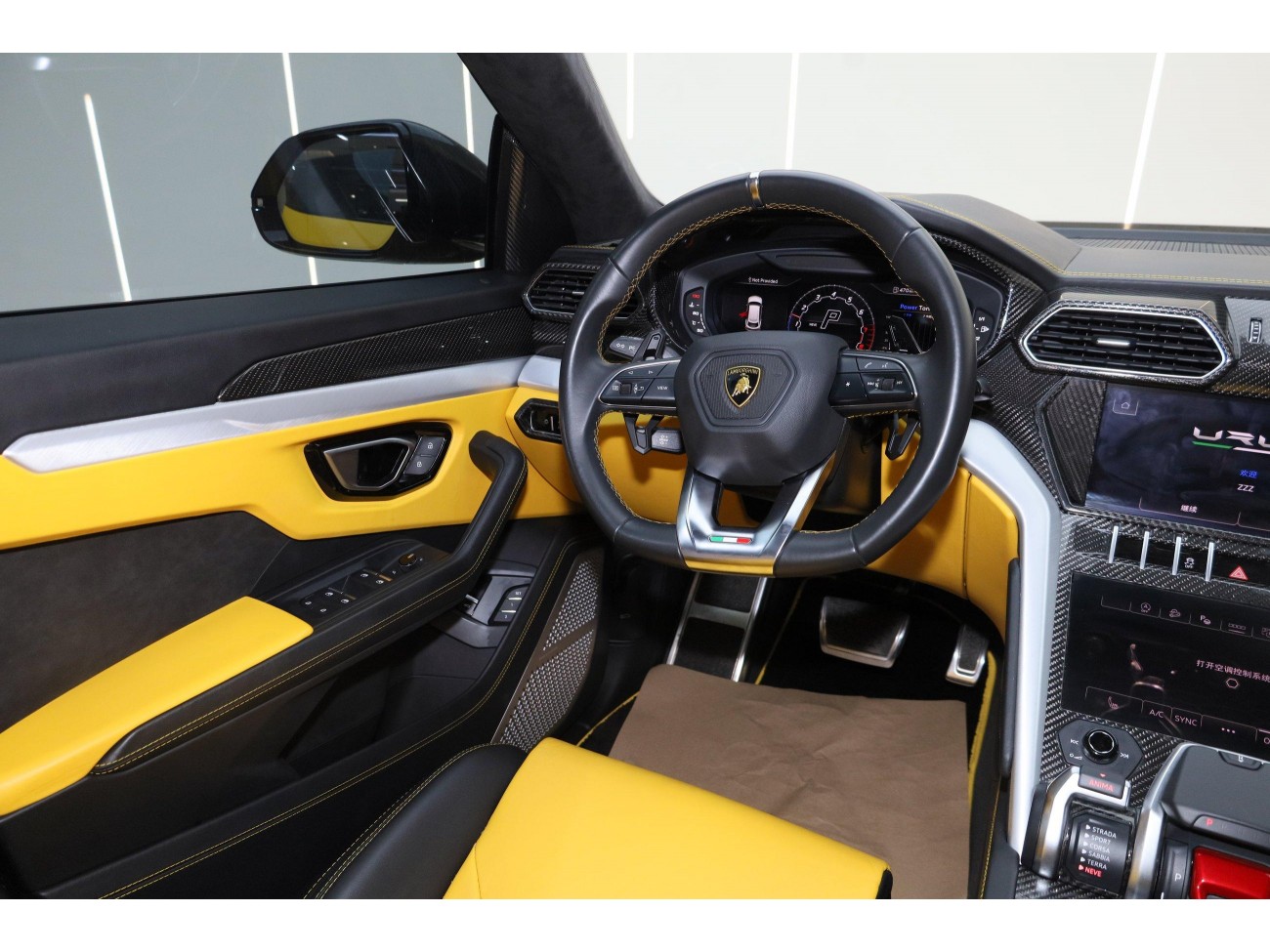 Lamborghini Urus 2021