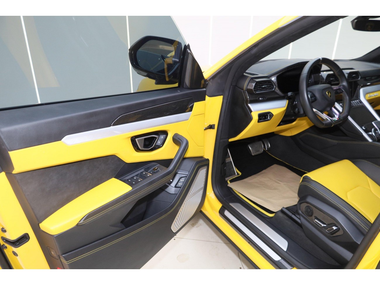 Lamborghini Urus 2021