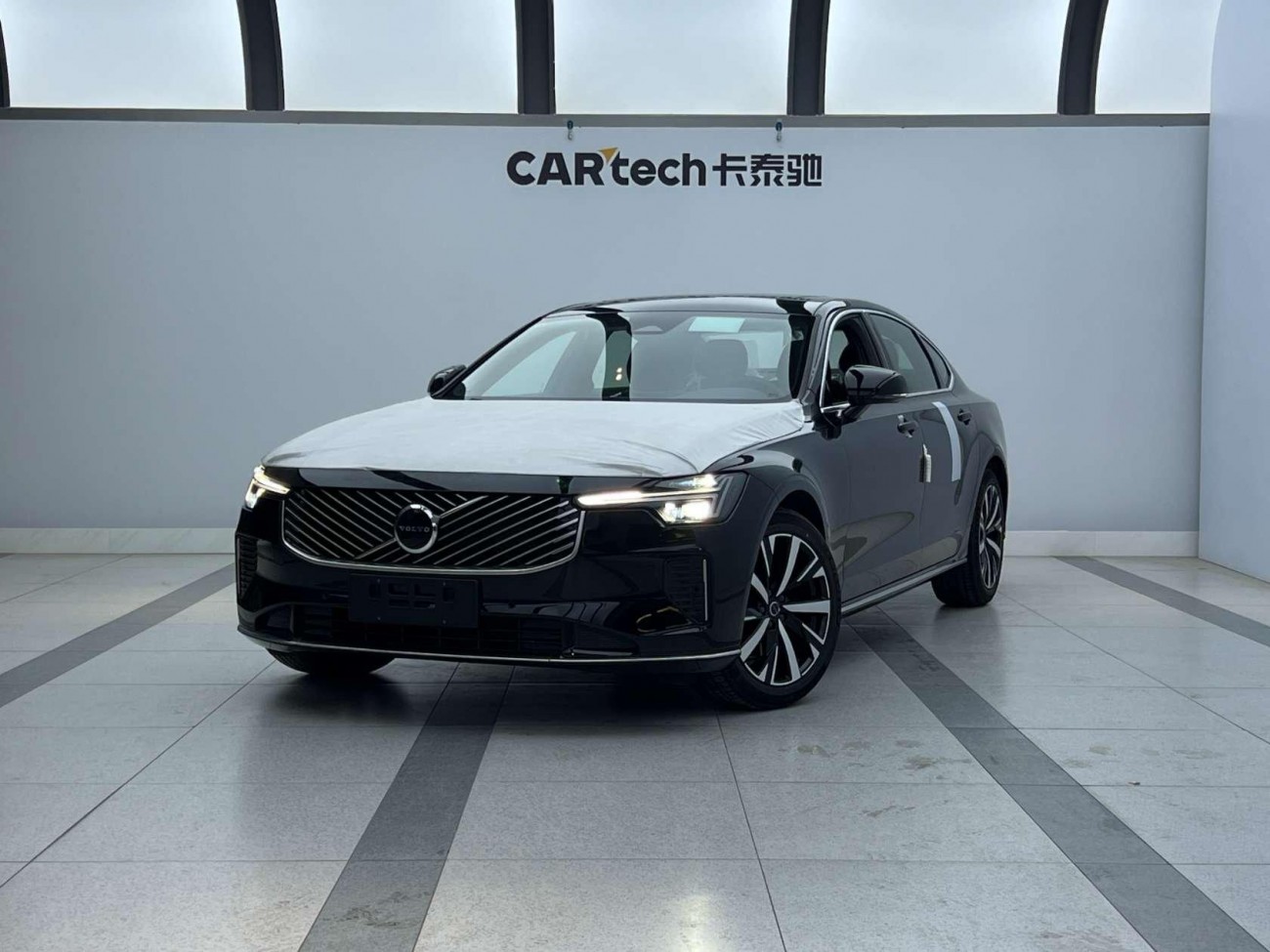 Volvo S90 2025