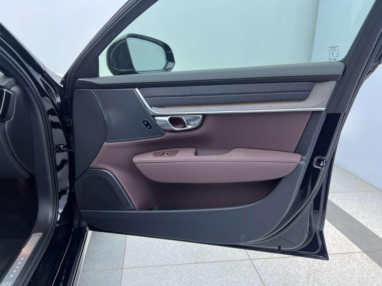 Volvo S90 2025