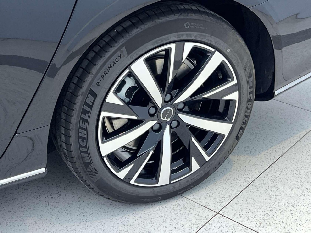 Volvo S90 2025